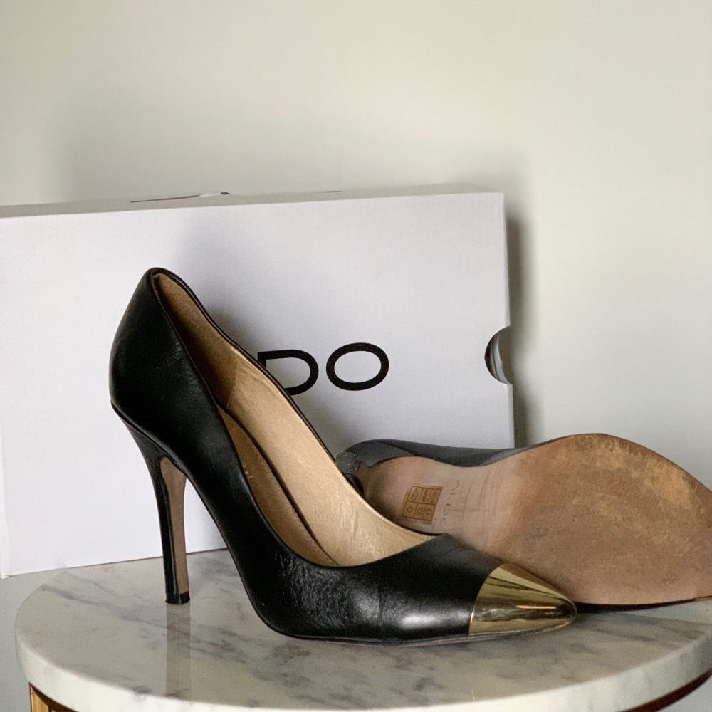 Black Aldo Heels with Gold Tip